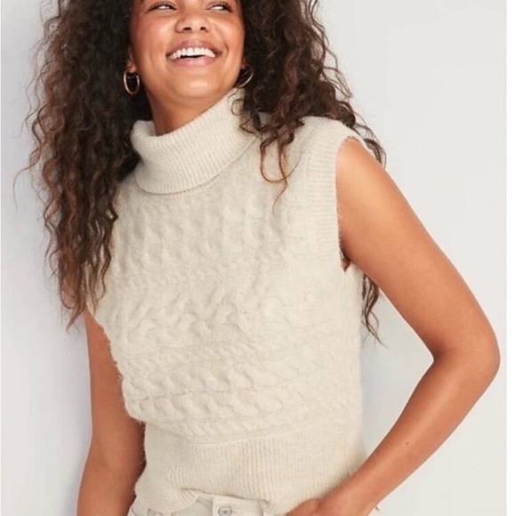 Old Navy Sweaters - Old Navy Cream Turtleneck Sweater